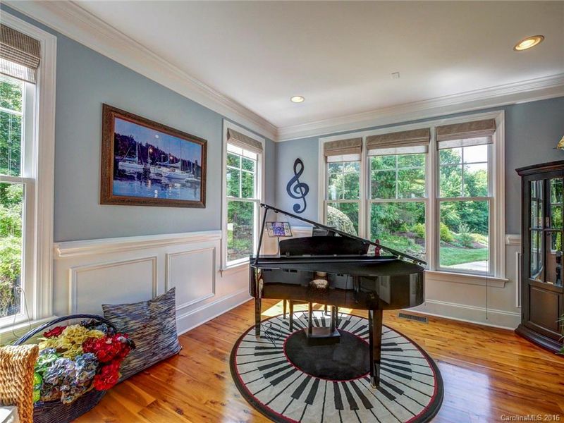 8468 Queens Ct, Catawba, NC 28609