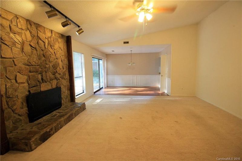 6345 Lake Forest Rd E, Charlotte, NC 28227