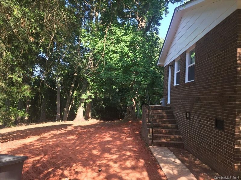 9419 Spruce Pine Pl, Charlotte, NC 28210