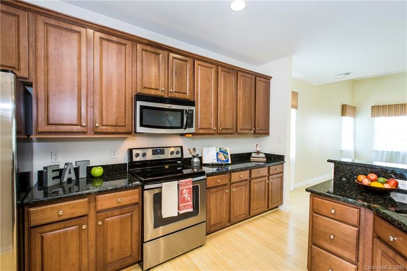 9750 Long Hill Dr, Charlotte, NC 28214