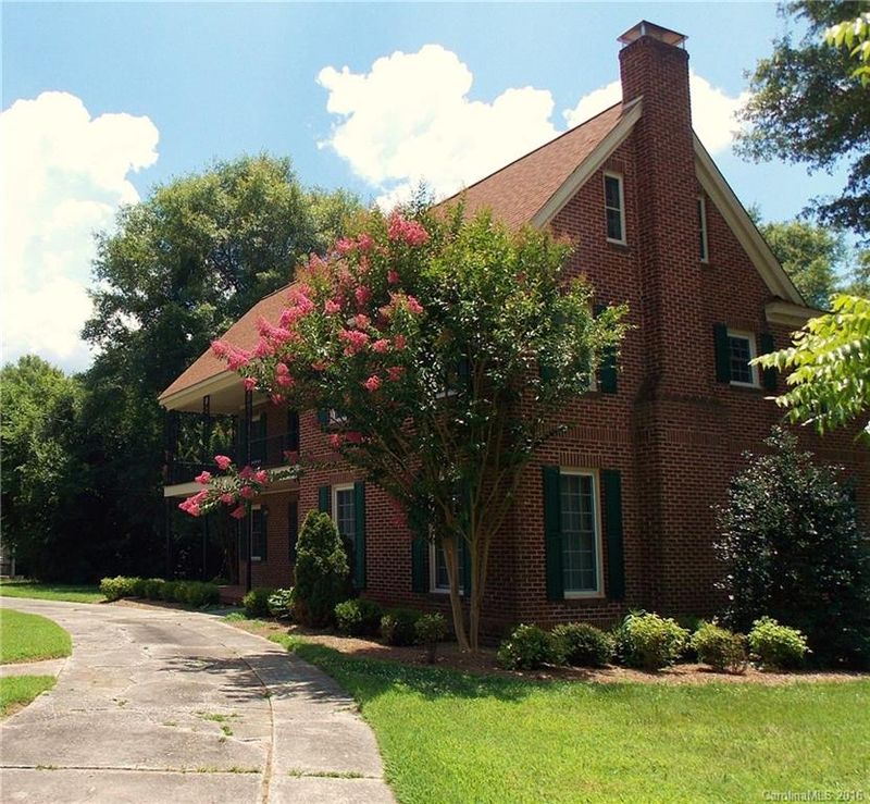 100 N York St, Lancaster, SC 29720