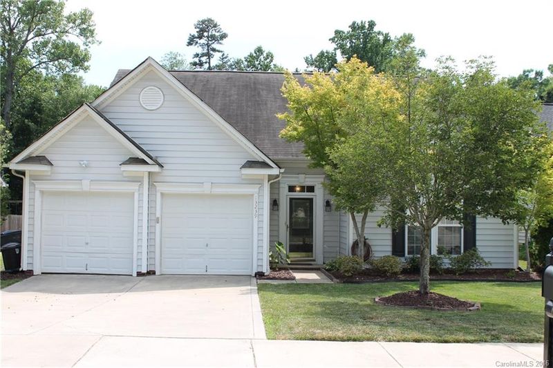 13239 Salvo Dr, Matthews, NC 28105