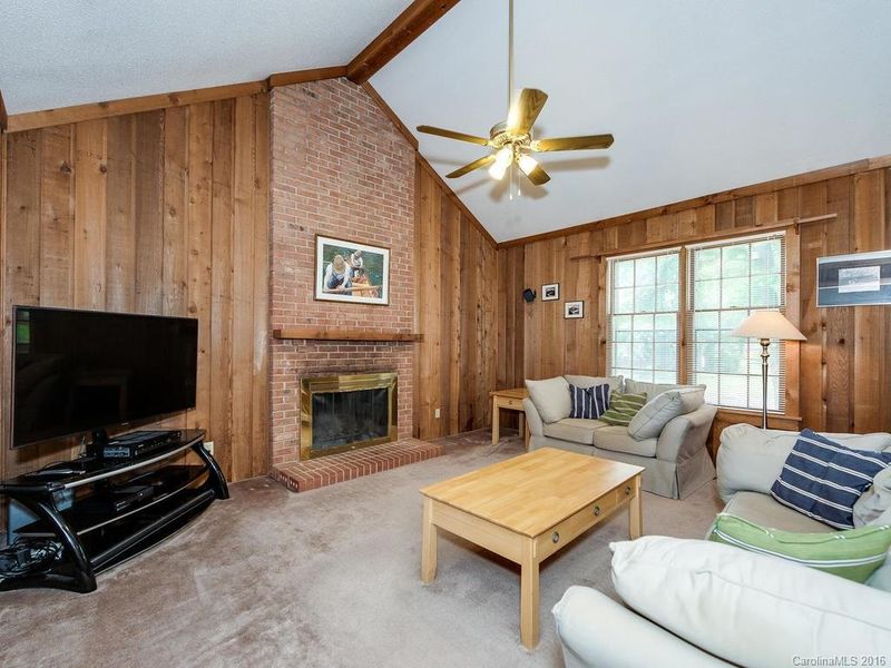 320 Wilcrest Dr, Matthews, NC 28105