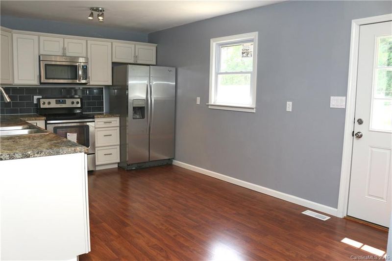 5493 Whiting Ave, Kannapolis, NC 28083