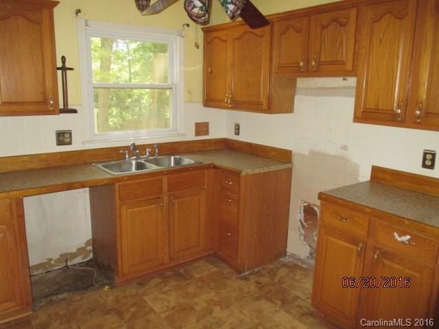 1813 Brim St, Charlotte, NC 28214