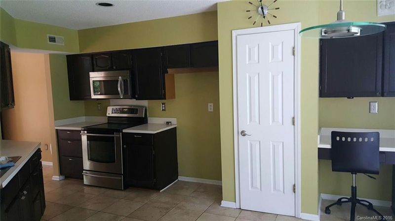 2810 Cross Tie Ln, Matthews, NC 28105
