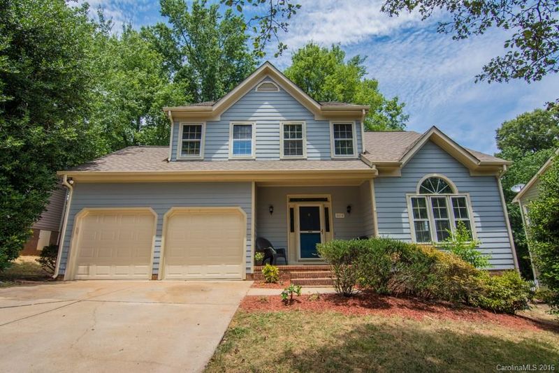 8614 Tamarron Dr, Charlotte, NC 28277
