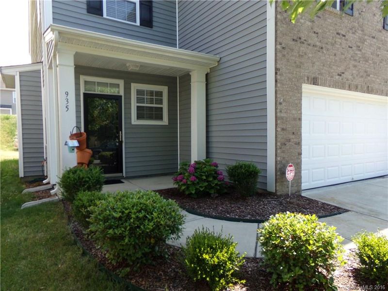 935 Old Forester Ln, Charlotte, NC 28214