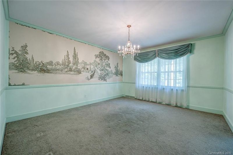 1660 Westbrook Cir, Gastonia, NC 28052