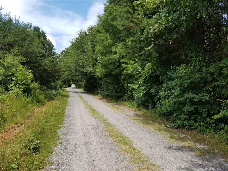 1227 10th Avenue Dr SE, Hickory, NC 28602