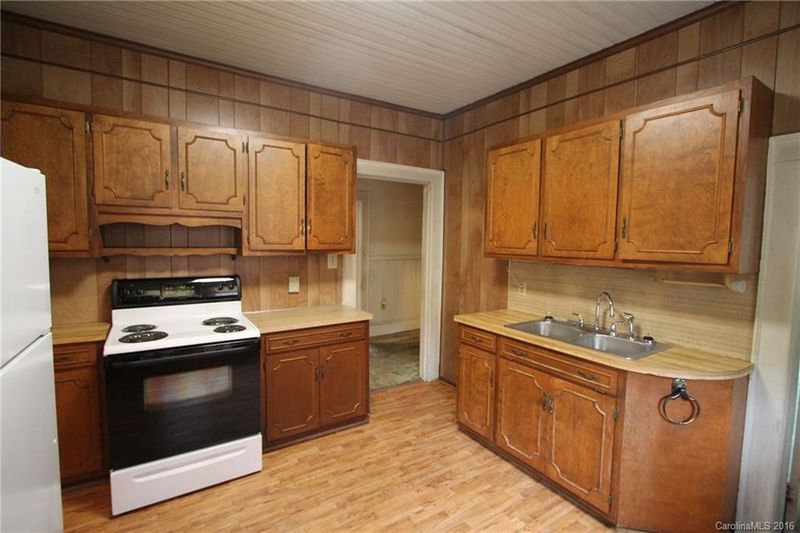 605 Poplar St, Lincolnton, NC 28092