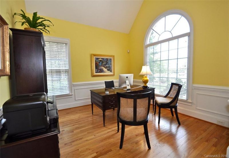7511 Megington Dr, Charlotte, NC 28226