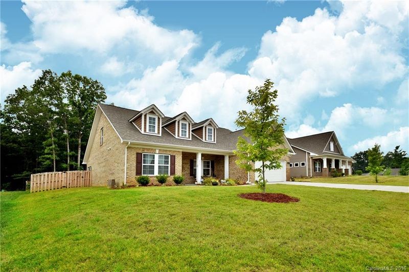 3935 Martele Dr #16, Mint Hill, NC 28227
