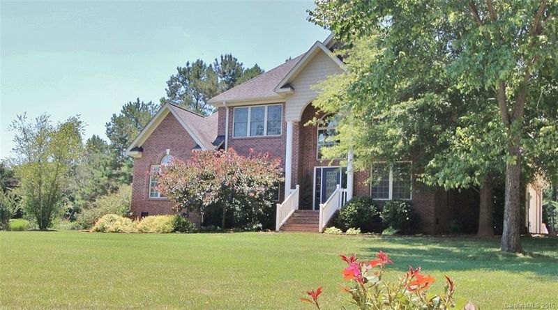 435 Crowders Bluff Ct, Lake Wylie, SC 29710
