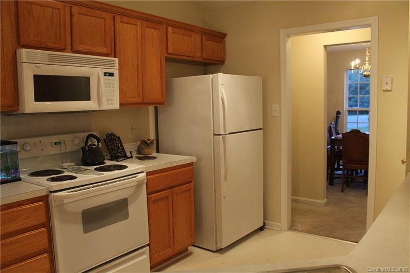 105 Silverleaf Rd, Mount Holly, NC 28120