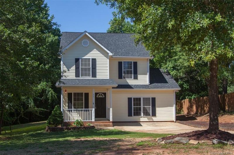 717 Falling Water Dr, York, SC 29745