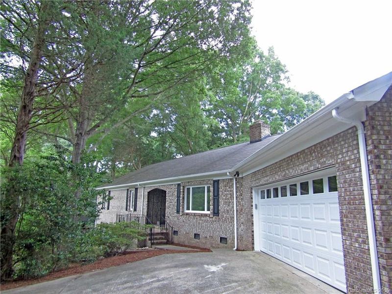4300 Red Berry Ct, Charlotte, NC 28213