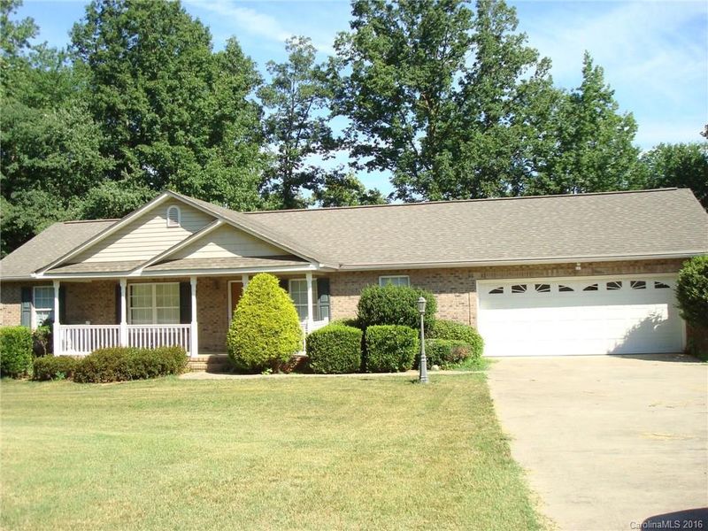 107 Thornburg Rd, Dallas, NC 28034