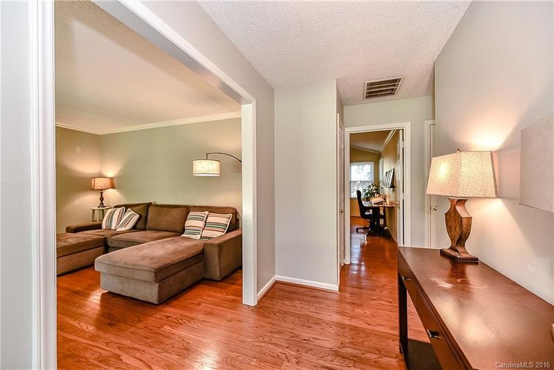 2712 Rea Rd, Charlotte, NC 28226