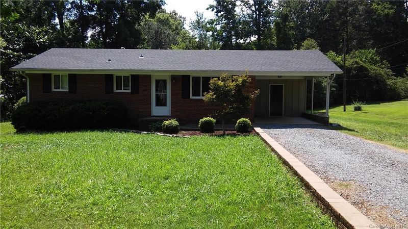 201 Forestway Dr, Mount Holly, NC 28120