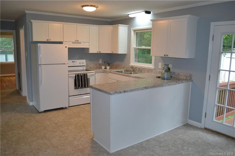 101 Abernathy St, Mount Holly, NC 28120