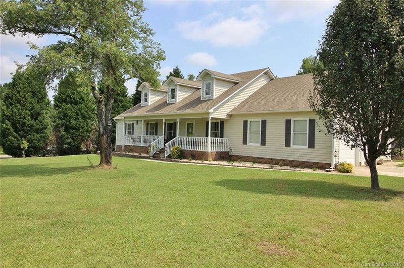 712 Kendall Dr, Rock Hill, SC 29730