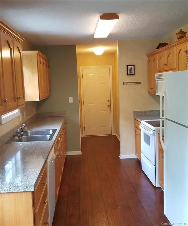 807 Loch Lomond Cir, Concord, NC 28025