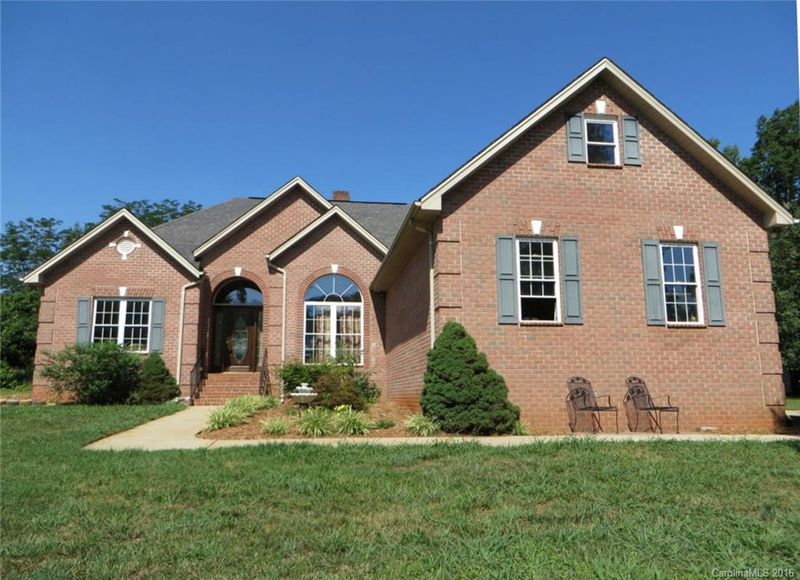 631 Miles Rd, Dallas, NC 28034