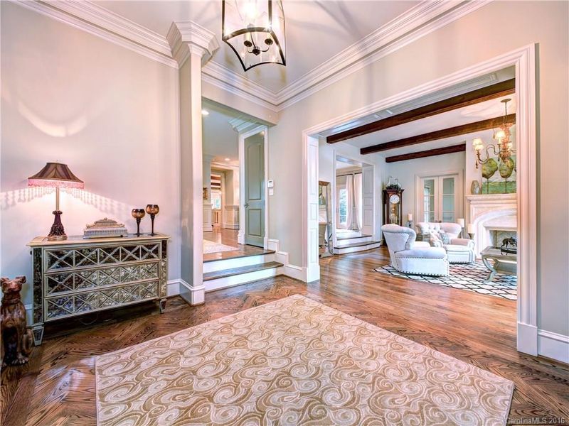 2306 Beverly Dr, Charlotte, NC 28207