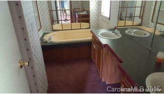 320 Cedar Brook Dr, Kannapolis, NC 28081