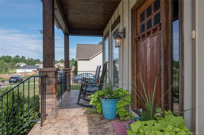 228 Shepherds Bluff Dr, Mooresville, NC 28115