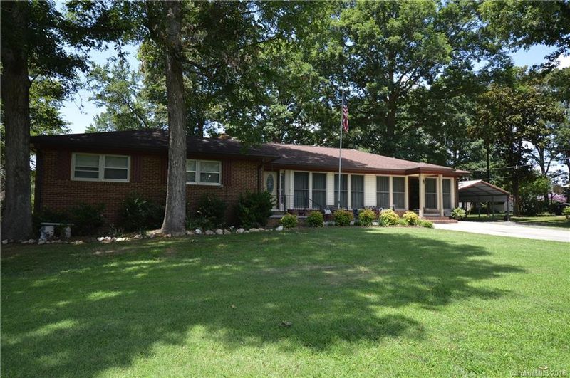 2016 Candlewood Dr, Concord, NC 28027