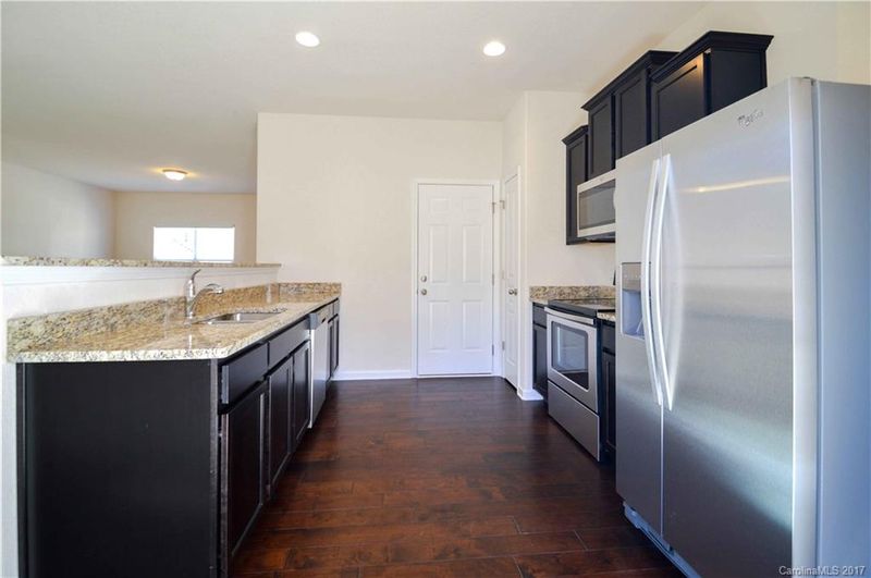 4520 Merryvale Forest Dr, Charlotte, NC 28214