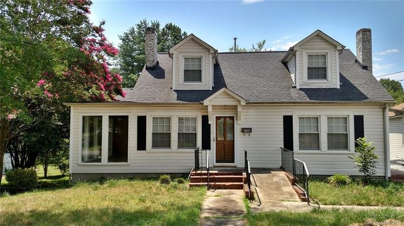 704 E Main St, Cherryville, NC 28021