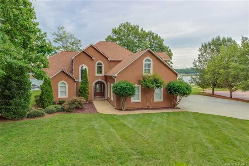 197 Westpaces Rd, Mooresville, NC 28117