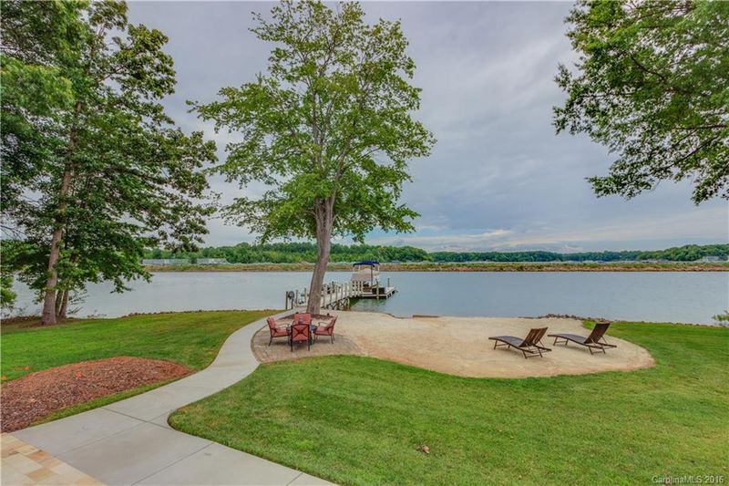197 Westpaces Rd, Mooresville, NC 28117