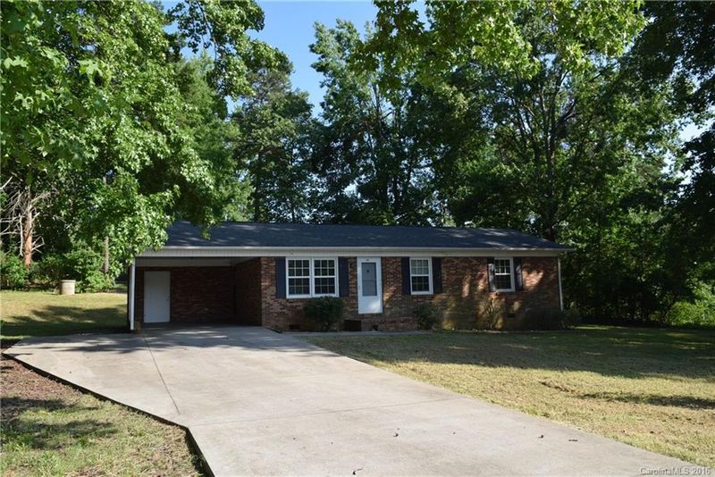 924 Horseshoe Lake Rd, Lincolnton, NC 28092