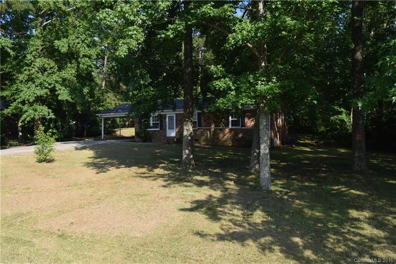 924 Horseshoe Lake Rd, Lincolnton, NC 28092