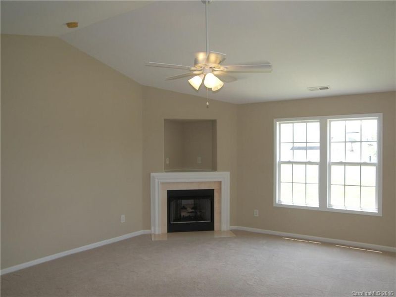 6127 Raisin Tree Ln, Charlotte, NC 28215