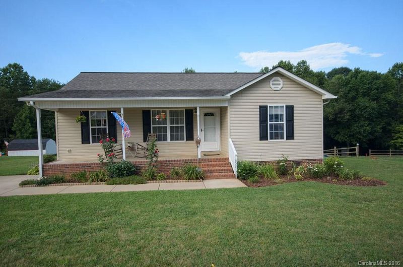 1652 Flag Ln, Vale, NC 28168