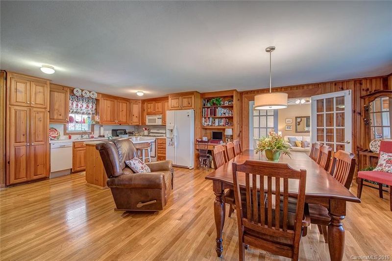 883 Armstrong Park Rd, Gastonia, NC 28054