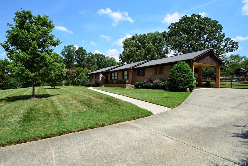 471 Kimmswick Rd, Charlotte, NC 28214