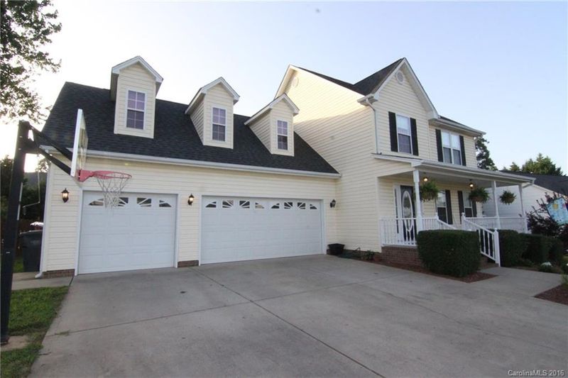 365 Holstein Dr, Dallas, NC 28034