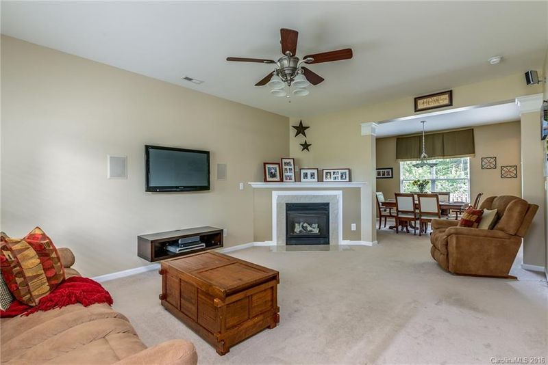 109 Zolder Ln, Mooresville, NC 28117