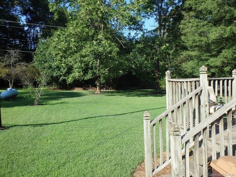122 Shadowbrook Rd, Mount Holly, NC 28120