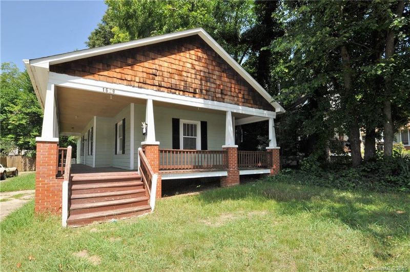 1629 Hawthorne Ln, Charlotte, NC 28205