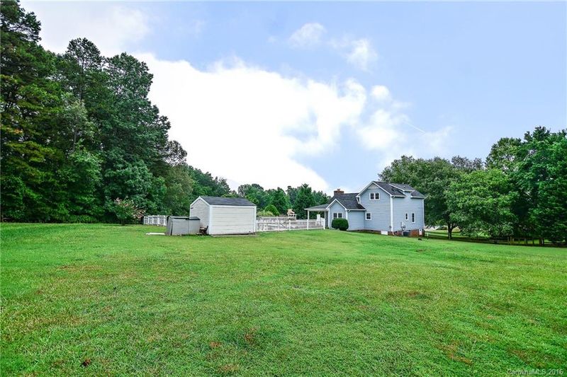 5157 Blackberry Ln, Matthews, NC 28104