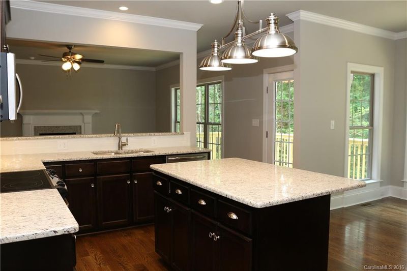 325 Eastcliff Dr, Concord, NC 28025