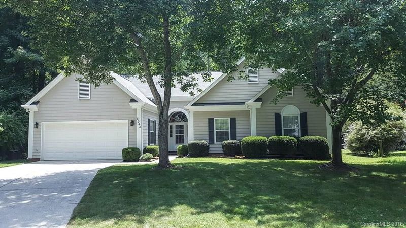 8944 Cypress Forest Dr, Charlotte, NC 28216