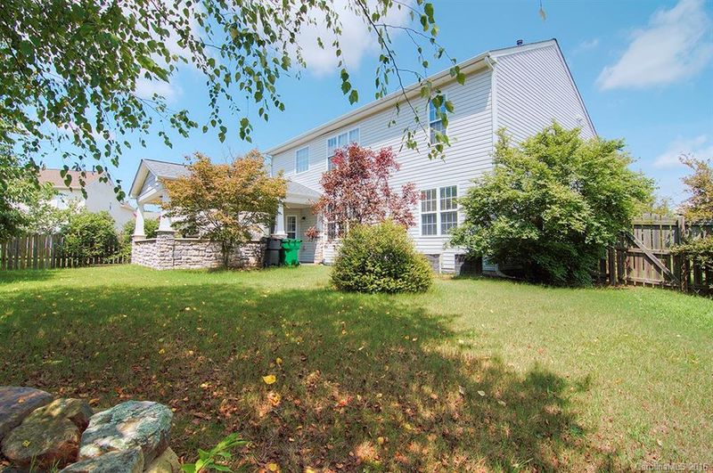 9904 Forest Run Ln, Charlotte, NC 28277